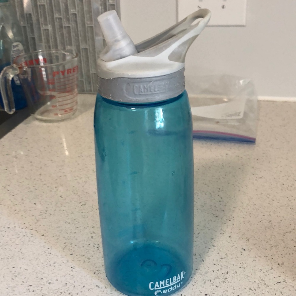1 liter camelbak eddy water bottle